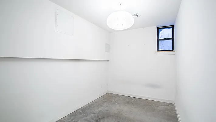 Rented by Nooklyn NYC LLC | media 60