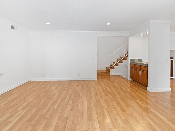 3rd image of 11073 Linda Ln APT B
