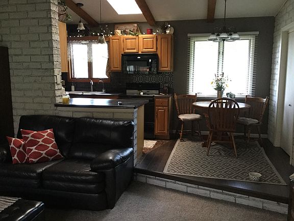 2nd image of 47 Cottonwood Dr