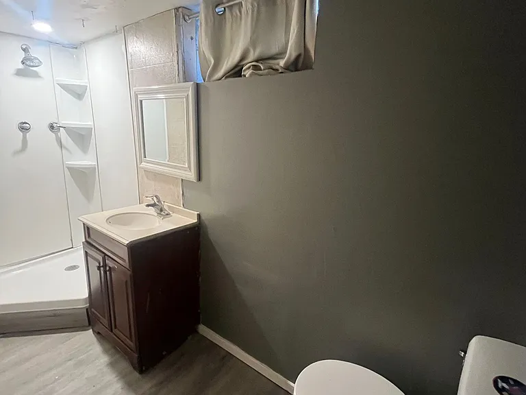 244 N Vine St — Photo 9