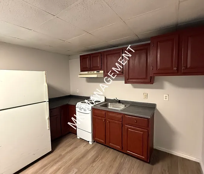 565 W Main St #4 — Photo 3