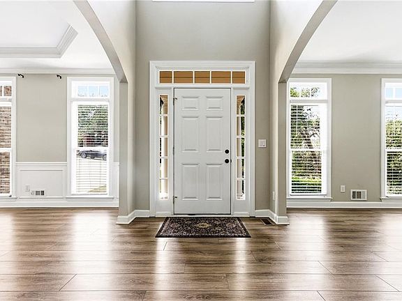 5th image of 5211 Forest View Trl SE