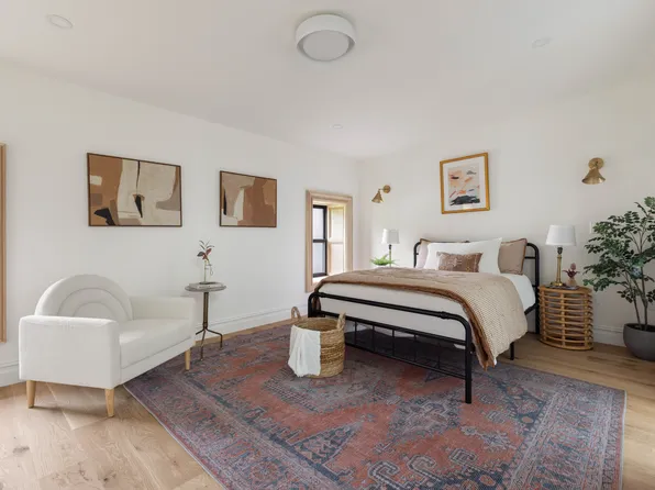 757 Putnam Avenue image 19 of 24