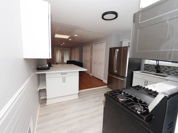 5719 N Milwaukee Ave