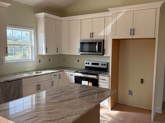 5th image of 95 Sand Valley Rd