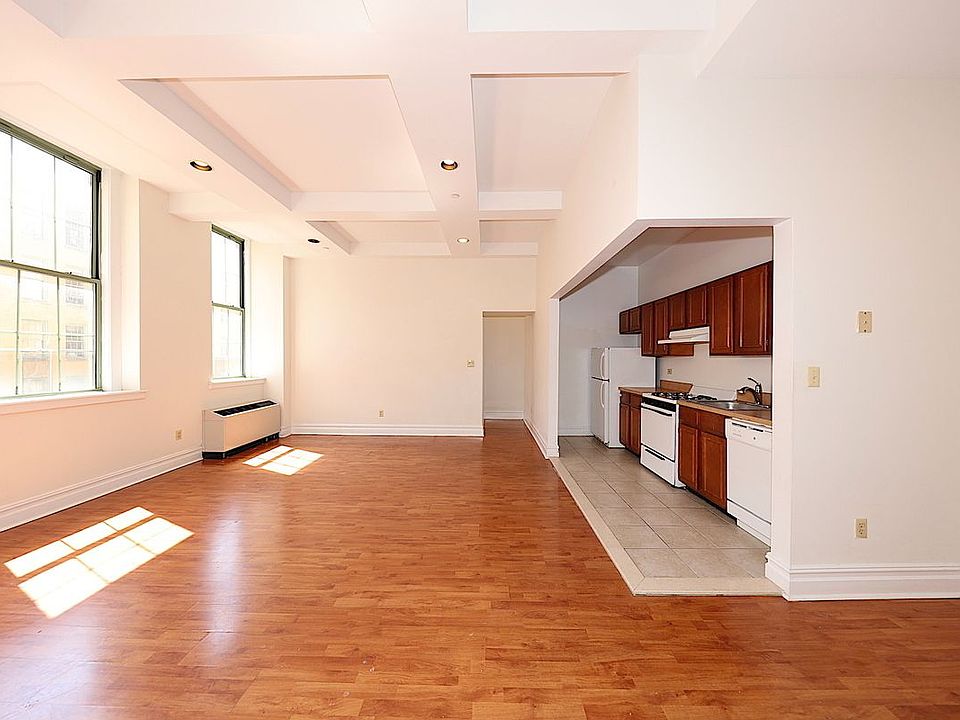 1st image of 4502 Ditmars Blvd APT 207