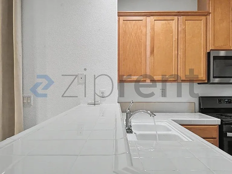 8464 Roseto Rd — Photo 15