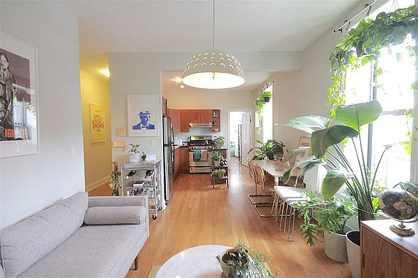 Rented by MNS | media 22