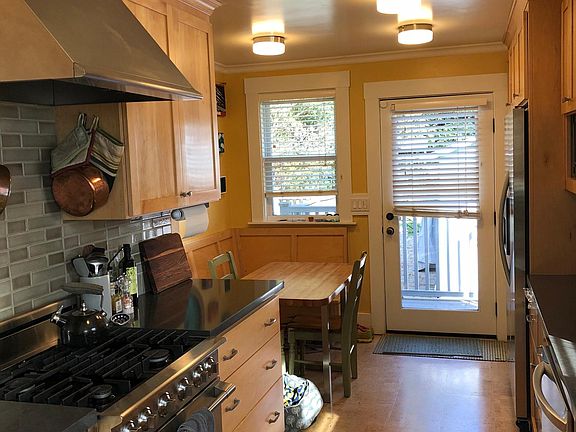3rd image of 1264 Mills St