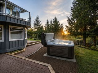 431 Sunset Rd, Bowen Island, BC V0N1G2