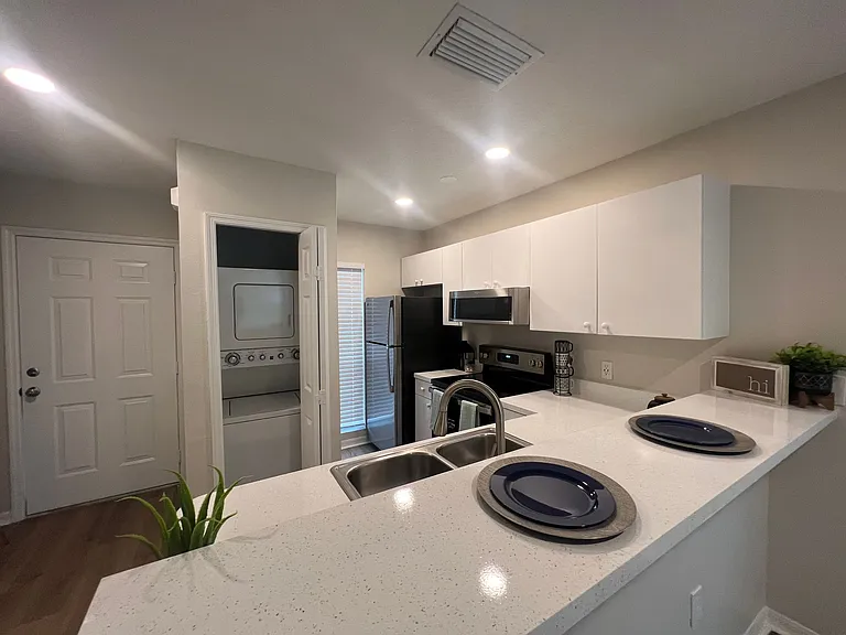 Village Park Townhomes | 2 & 3 Bedroom Apartments in Lady Lake, FL — Photo 10