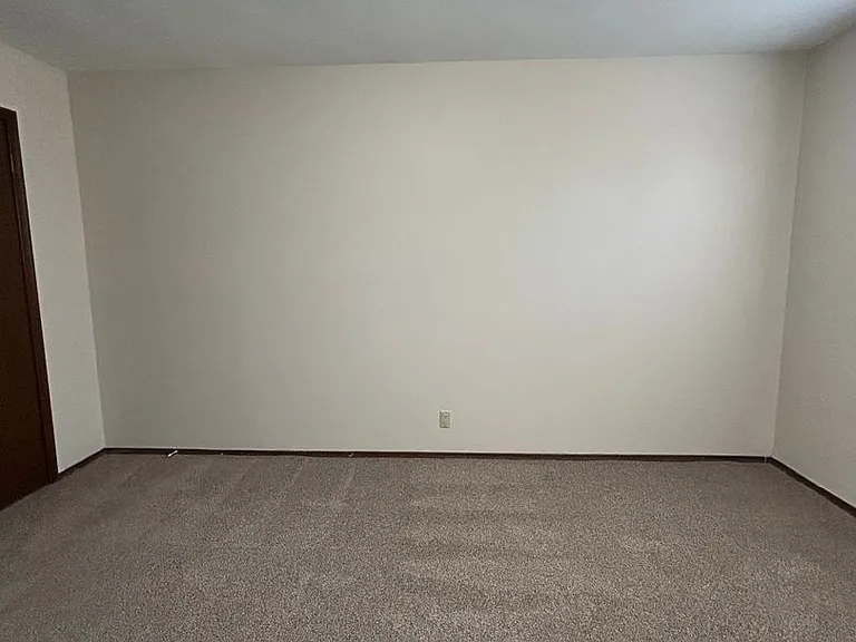 915 N 48th Ave — Photo 18