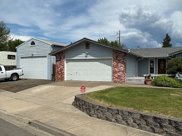 7680 Gladstone Ave, White City, OR 97503