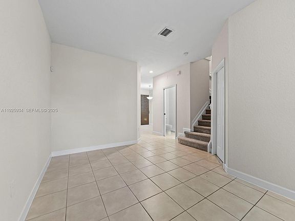 3rd image of 2512 SE 15th Ct