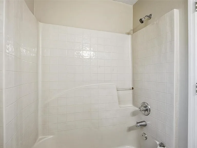 106 La Mancha Dr — Photo 33