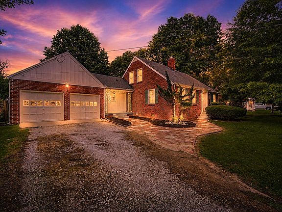 4th image of 2840 Blue Brick Dr