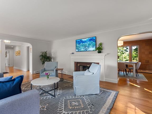 3rd image of 253 Pond St