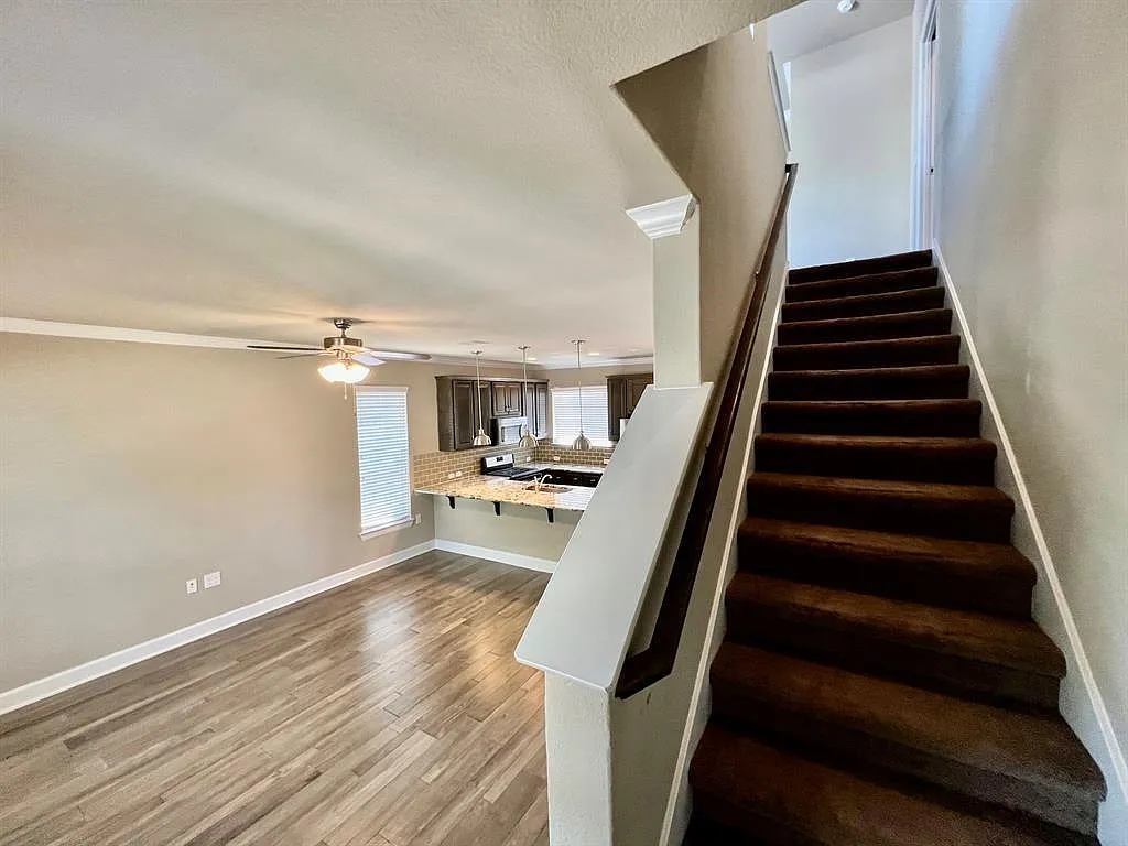 2 bed, 2.0 bath, 1330 sqft, $2,750 — Photo 4