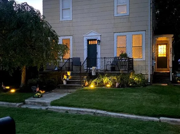 223 Center St, Elmer, NJ 08318