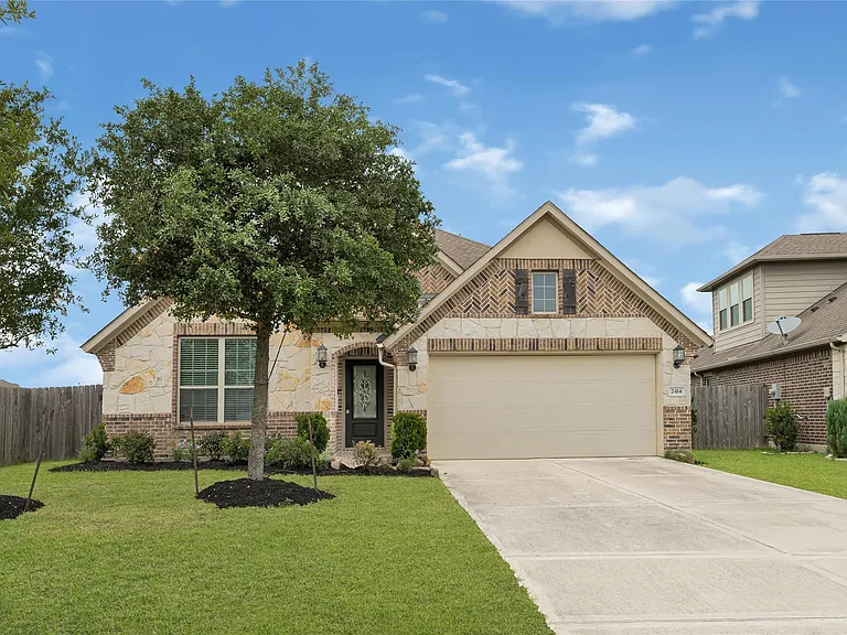 2414 Willow Fall Ln — Photo 1