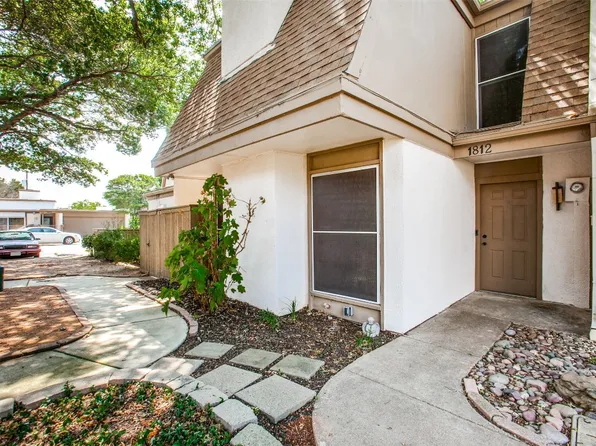 1812 Place One Ln, Garland, TX 75042