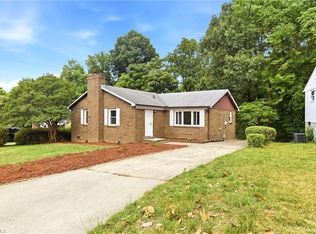 1512 Hooks St, Greensboro, NC 27401