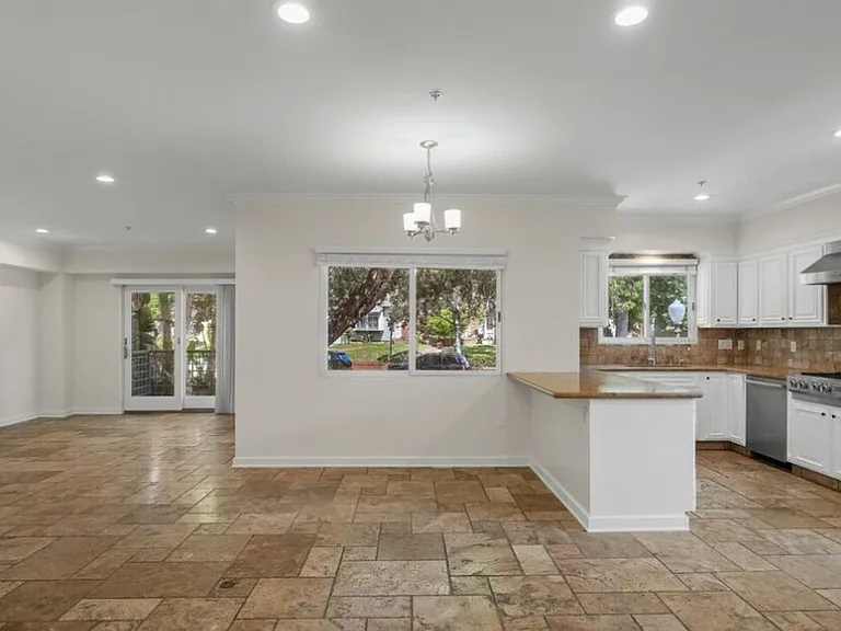 10616 Kinnard Ave #101 — Photo 2