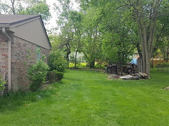 3rd image of 412 Burgess Ave