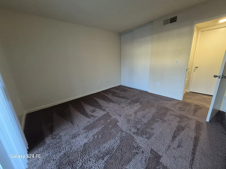 Foxworth Apartments — Photo 36