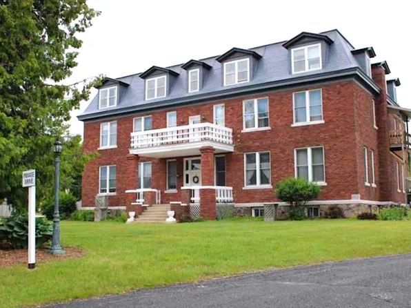 380 Church St APT 11, Saint Ignace, MI 49781