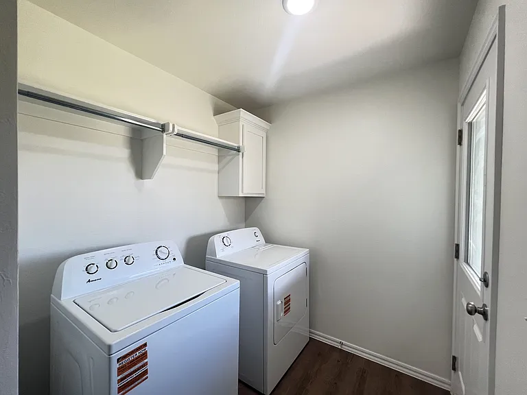 10622 SW 17th Ct — Photo 13