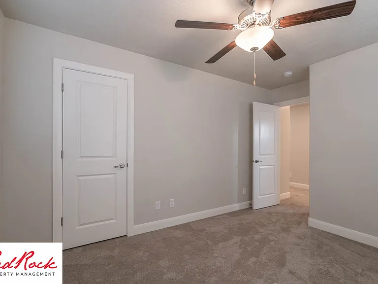 493 N 550 W — Photo 15