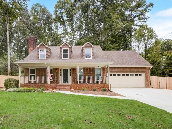 8437 Two Cts DR, Raleigh, NC 27613
