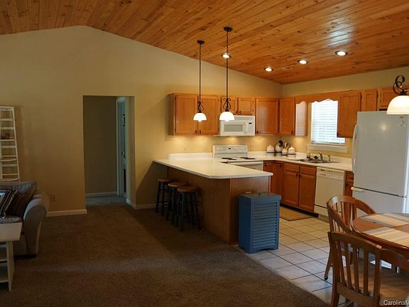 3rd image of 118 Beracah Pl