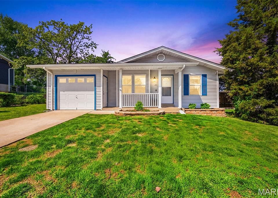 1st image of 23 Oak Knoll Dr