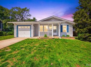 23 Oak Knoll Dr, Saint Peters, MO 63376