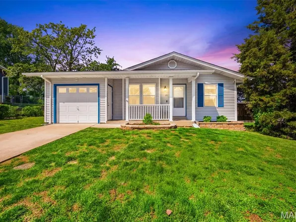 23 Oak Knoll Dr, Saint Peters, MO 63376