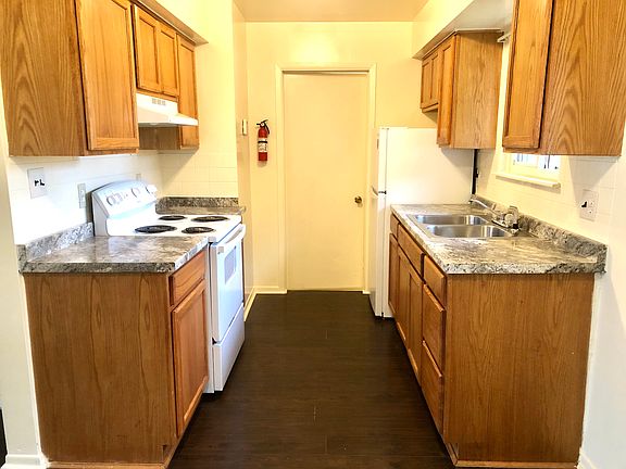 5th image of 1544 Hanover St #1