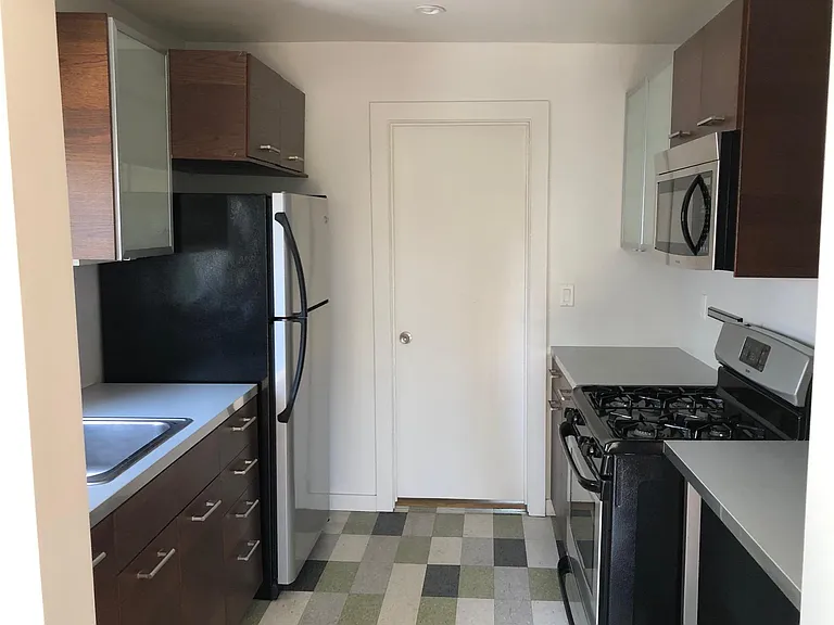 1927 Delta St — Photo 11