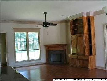 4th image of 42115 Conifer Dr