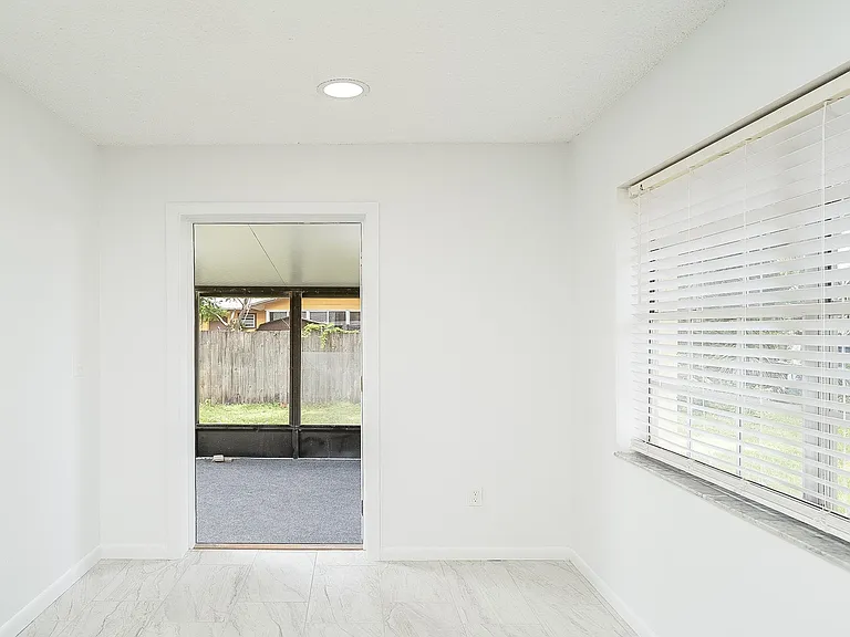 494 Romano St — Photo 22