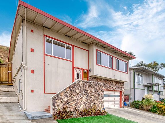 2nd image of 425 Larch Ave