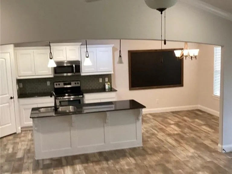 1150 Coventry Ln — Photo 4