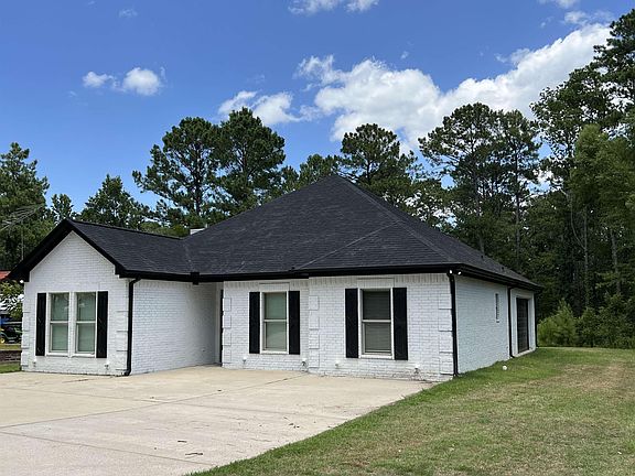 2nd image of 760 Longleaf Dr