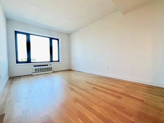 5th image of 409 Eastern Pkwy APT 607
