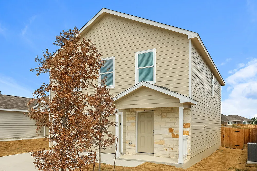 4 bed, 2.5 bath, 1950 sqft, $1,780 — Photo 4
