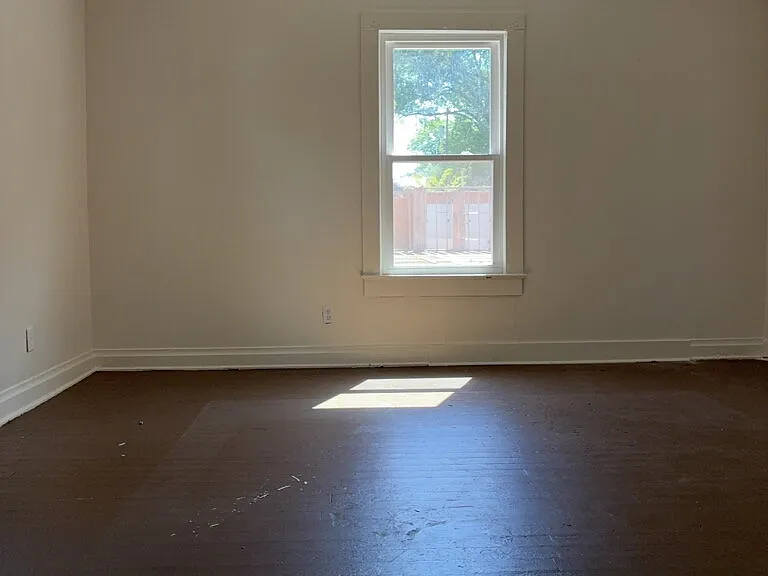 313 G St — Photo 9