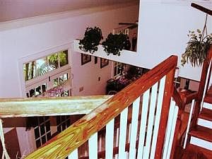 4th image of 8 Havana Ln