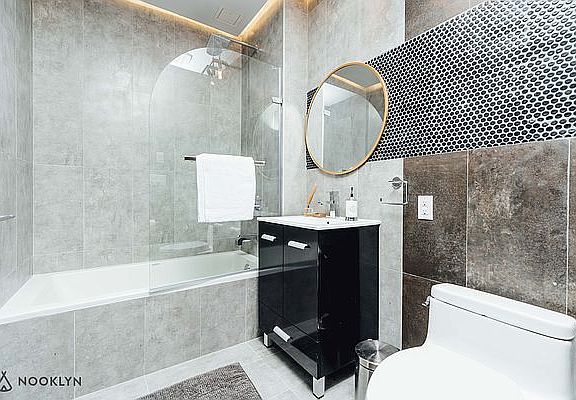 4th image of 2825 Snyder Ave #2E
