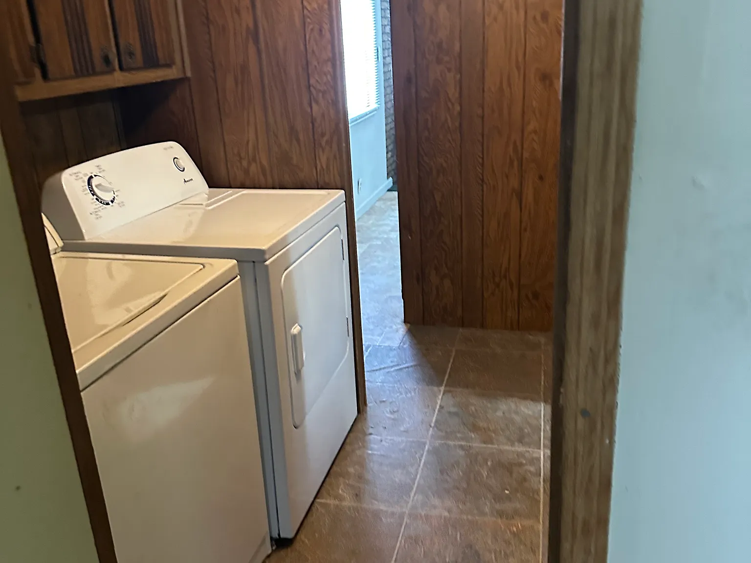3 bed, 1.5 bath, 924 sqft, $525 — Photo 4